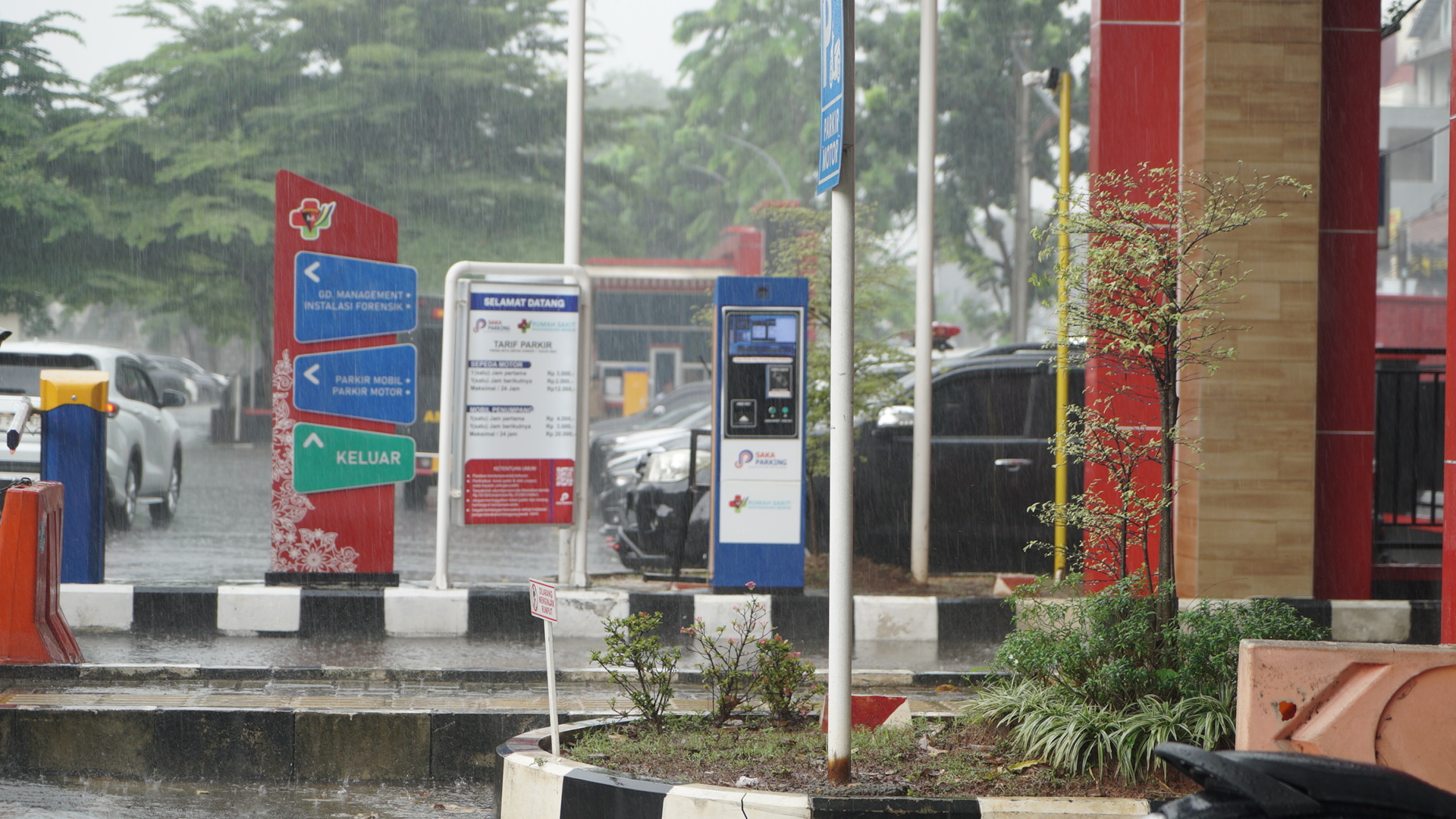 Operasional gerbang masuk
