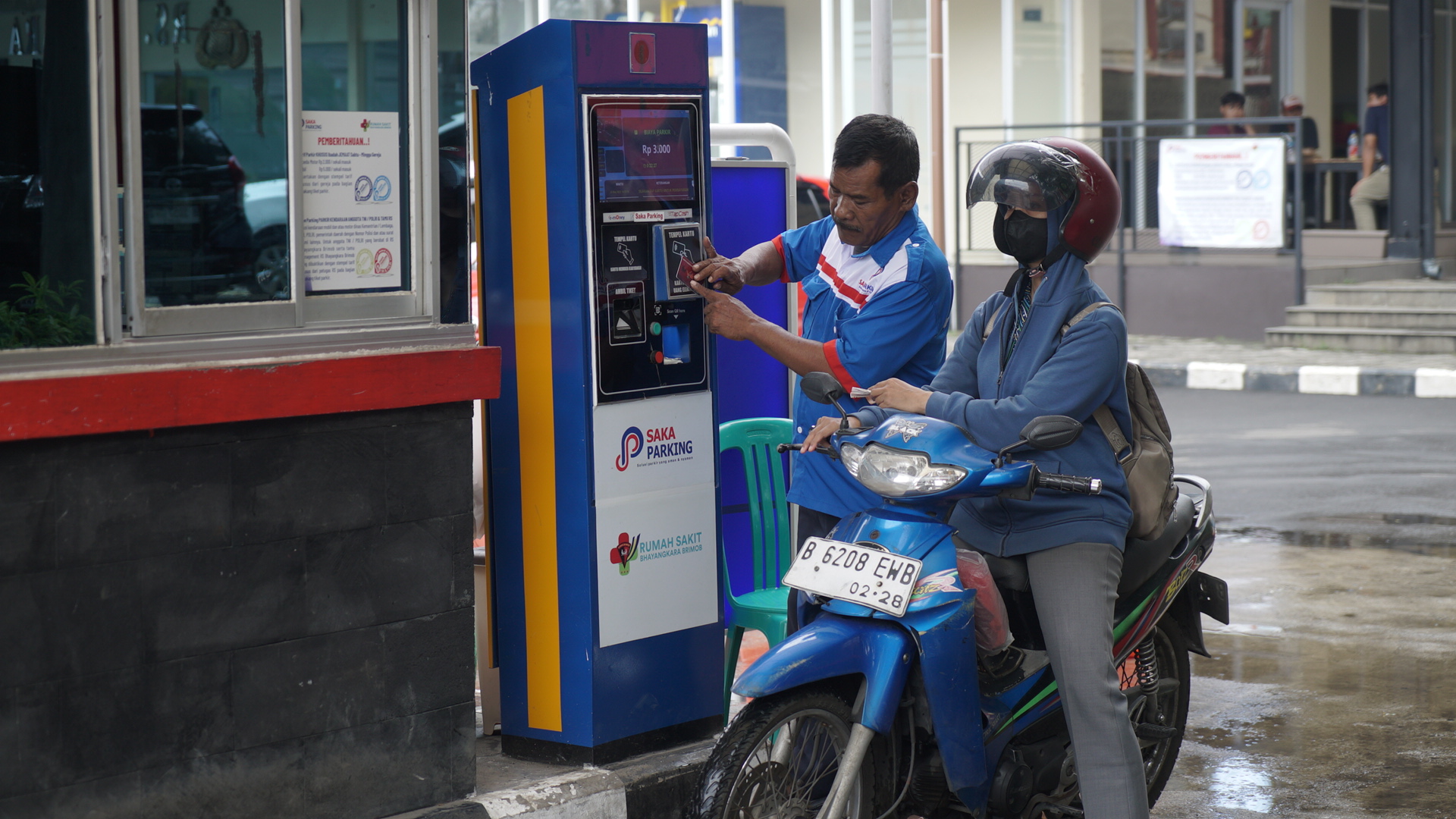 Tim Saka Parking di lapangan